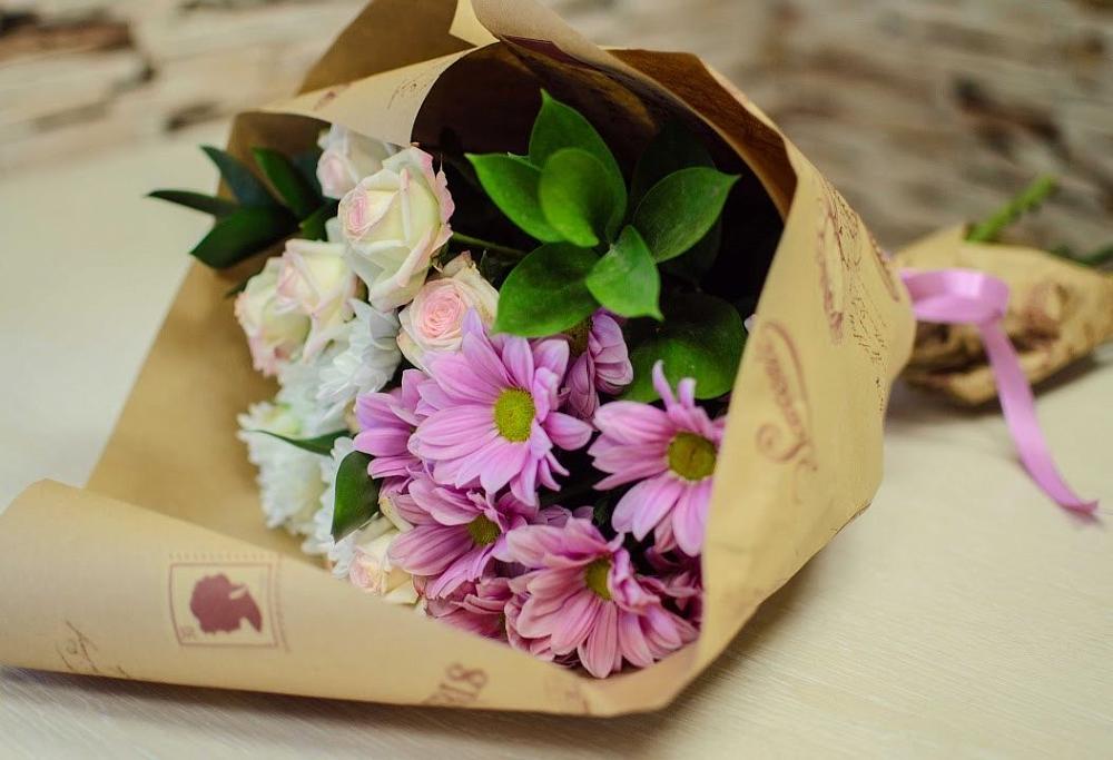 Букет улыбка в Акбулаке Букет цветов из: Розы и Хризантемы в Акбулаке