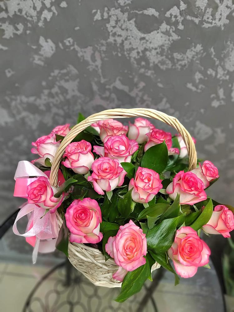 Цветочная композиция из Розы в корзине в Акбулаке