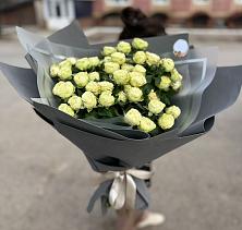 Букет Белые кустовые розы Солинеро в Акбулаке